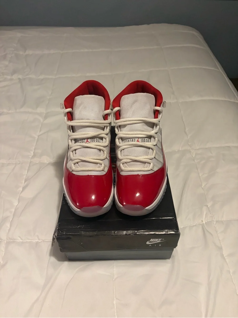 Jordan Kids' Retro Basketball Sneakers - White & Red